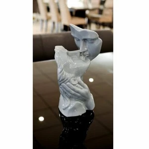 GREY GLOSS CERAMIC LOVERS KISSING - HEIGHT 34CM - GREAT STATEMENT PIECE - Picture 1 of 2