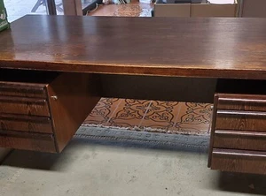 schreibtisch holz massiv gebraucht - Bild 1 von 1