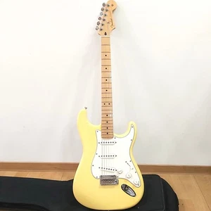 1 E-Gitarre Fender Stratocaster, Modell Standard, Mexiko - Bild 1 von 5