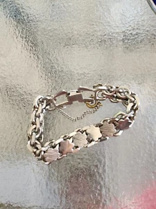 Vtg Chunky Floral Pale GoldToneSilver Chain Bracelet Fold Over Clasp 7.5" - Picture 1 of 3