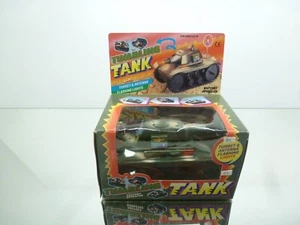 CHO INDIA 3481 TUMBLING TANK BATTERY BATTERY OPERATED - L18.0cm - GOOD IN BOX - Imagen 1 de 6