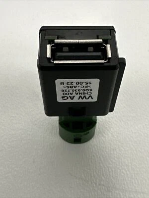 2015-2018 AUDI Q3 QUATTRO ПЕРЕДНЯЯ ЦЕНТРАЛЬНАЯ КОНСОЛЬ USB ПОРТ КОНЦЕНТРАТОР 5Q0035726 OEM 🔥🚙 - Изображение 1 из 3