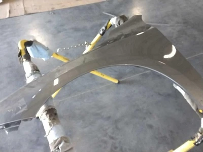 Volvo S60 2016 guardabarros delantero izquierdo gris usado pieza OEM NJ25-19860-486919 Foto 1 de 2