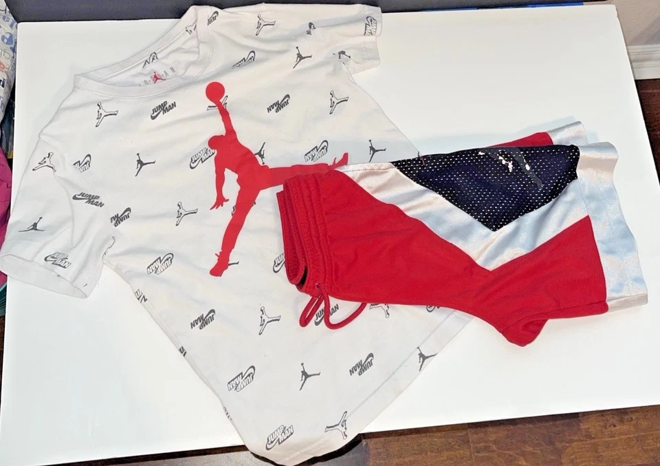 Jordan Boys set Basketball shorts with a T-shirt Red,white and black size small - Image 1 of 4