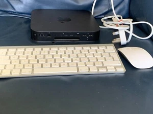 Apple Mac Mini – with Apple keyboard and Apple Magic Mouse - Photo 1/3