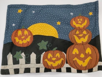 Juego de 4 manteles individuales con apliques de Halloween Jack O' Lantern Kohl's Sonoma Home Foto 1 de 4