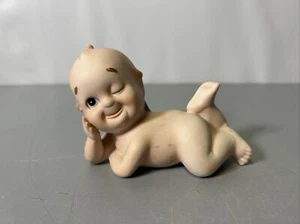 Vintage Lefton Bisque Kewpie Puppe KW228 Klavier Baby zwinkernde Figur Sammlerstück - Bild 1 von 6