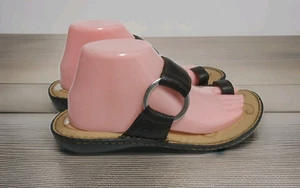 Born Brown Leather Women's Toe Ring Sandals/Flip Flop Flat Slip on Shoes 9/40.5 - Picture 1 of 10