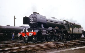Original colour slide of 60051 ER A3 class steam loco - Picture 1 of 1