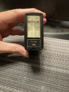 Vivitar Electronic Flash Model 102 - Automatic Electronic Flash - Nice Condition - Picture 1 of 7