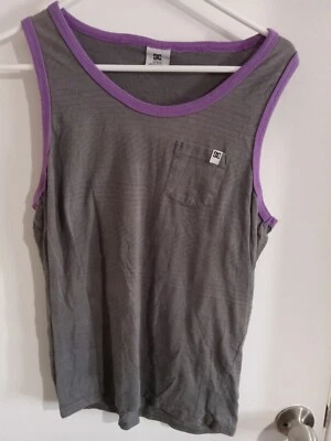 DC SHOE CO Niños Talla M - CAMISETA SIN MANGAS MEDIANA - DC Zapatos Camisa Envejecida De Colección  Foto 1 de 3