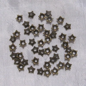 LOT DE 100 COUPELLES INTERCALAIRES 5MM PERLES BRONZE perles bijoux boucles *J55 - Foto 1 di 2