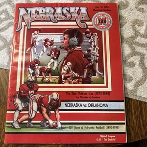 1989 NEBRASKA HUSKERS vs OKLAHOMA SOONERS FOOTBALL PROGRAM  Tom Osborne cover - Picture 1 of 10