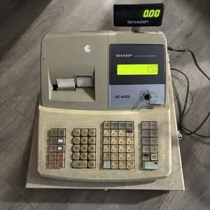 Registratore di cassa elettronico Sharp XE-A505 con chiavi e denaro fino al funzionamento necessita di pulizia - Foto 1 di 3
