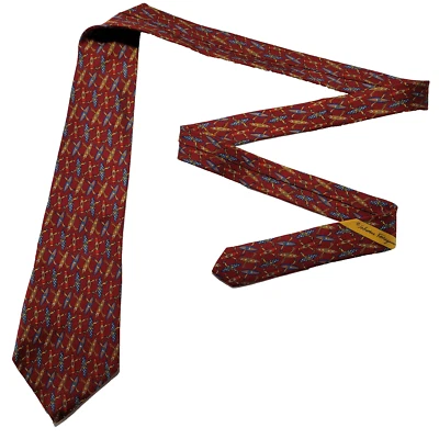 Corbata Salvatore Ferragamo para hombre roja con estampado de kayak corbata de seda hecha a mano en Italia Foto 1 de 4