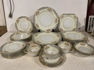 29 Piece Vintage Noritake M China Blue Boarder Floral Spray Gold Trim 5 Pl Set. - Picture 1 of 11