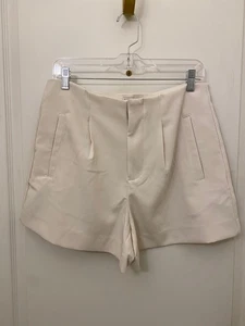 NWOT A New Day Cream Pleated Front 2 Pockets Versatile Stretchy Shorts Size 10 - Picture 1 of 5
