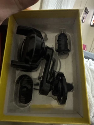 Scosche Magic Grip Vent agarre automático montaje de carga inalámbrica negro Foto 1 de 4