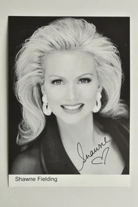 Shawne Fielding - - original Autogramm - ca. 15x10cm - Autogrammkarte - Bild 1 von 1