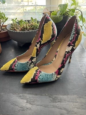 Zapatos de salón Aldo Cassedy para mujer tacón de aguja punta piel de serpiente estampado talla 7 Foto 1 de 4