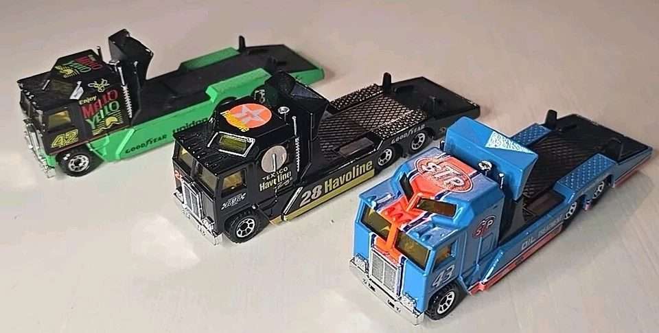 Лот из 3 1983 Matchbox Kenworth Racing Transporter Petty STP 43 Havoline Mello - Изображение 1 из 4