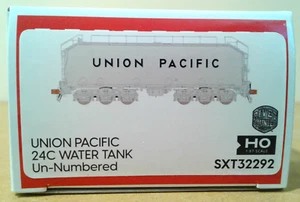 HO SCALETRAINS 24C WATER TANK UNION PACIFIC UP UN-NUMBERED SILVER TRUCKS - Picture 1 of 3