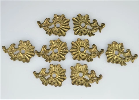 VINTAGE CAST BRASS DECORATIVE ROSETTES (8) - 1 7/8" WIDTH - SALVAGED RECLAIMED Cover