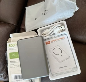 5000mAh Super-Fast Magnetic Wireless Power Bank with a USB-C cable - Picture 1 of 10