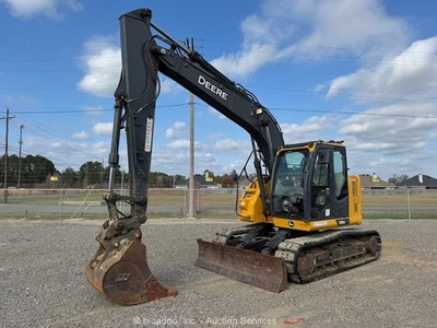 Excavadora John Deere 135G 2022 cabina excavadora aire acondicionado hoja hidráulica auxiliar canastilla bidadoo Foto 1 de 4