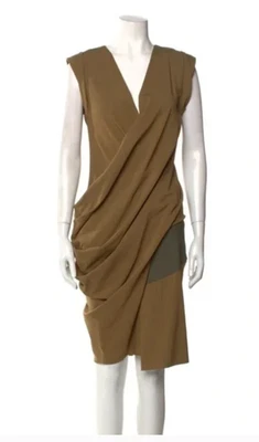 Vestido recto vintage Donna Karan color oliva talla 10 $1425 Foto 1 de 3