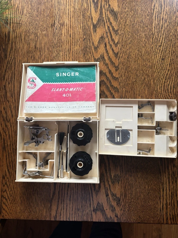 Raro Singer 401 Manual y Accesorios con Caja Rígida e Instrucciones Años 50 Foto 1 de 4