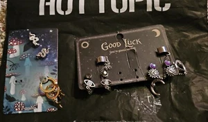 Hot Topic Earrings 5 Pairs Girls - Picture 1 of 2