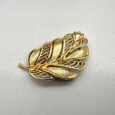 Vintage Napier Brooch Brushed Gold Tone Leaf Feather 2.5 Inch Sweater Scarf Pin - Image 1 of 4