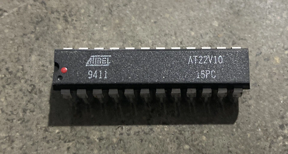 1 piece - AT22V10-15PC ATMEL  24-PIN CERDIP  - Image 1 of 1