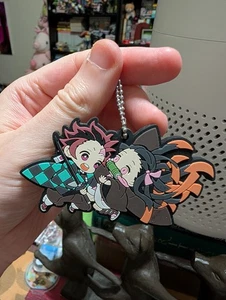 Kimetsu no Yaiba Demon Slayer Tanjiro und Nezuko Kamado Gummi Schlüsselanhänger - Bild 1 von 2