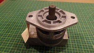 SAUER DANFOSS PUMP MOTOR CPJ-1011, SUPERPAC VIBE / BLADE ( 6620 ) SP 203079 - Picture 1 of 11