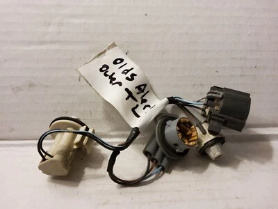 1999-2004 Oldsmobile Alero OUTER Taillight Tail Light Wiring Harness Socket OEM - Image 1 of 4