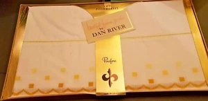 Zwei gekämmte modische Perkal Baumwolle Schürze Dan River Kissenbezüge 42" x 38" neu - Bild 1 von 3