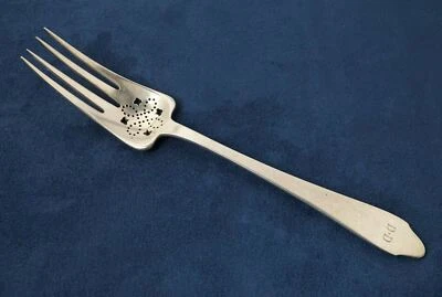 复古纯银蒂芙尼 冷肉叉穿孔 9 英寸 - 美国免运费 — 第 1/4 张图片