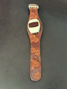 VINTAGE TEXAS INSTRUMENTS LED WATCH , Series 600 LOOKS GREAT, NEEDS BATTERY - Picture 1 of 11