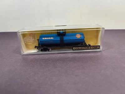 Model Power N Scale Train 3755 Chemical Tank Car UNION UOCX 10323 - Image 1 of 4