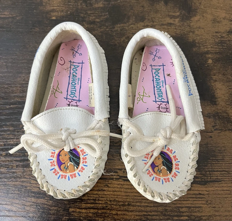 Mocasines blancos vintage años 90 Disney Pocahontas bebé niño pequeño talla 5 raros Foto 1 de 4