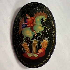 Hand Painted Russian wood oval fairy tale brooch pin - Picture 1 of 5