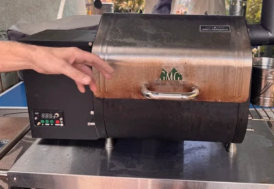 Parrilla de pellets Green Mountain Davy Crockett ahumador barbacoa digital al aire libre con MESA Foto 1 de 4