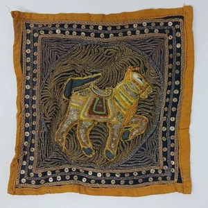 Tapiz vintage birmano Kalaga bordado caballo alto relieve panel de Myanmar tailandés - Imagen 1 de 3