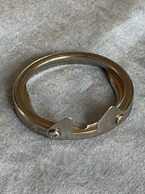 Anillo de cubierta de carrera de bobina de máquina de coser electrónica Toyota OEM Foto 1 de 4