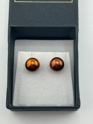 Aretes perforados de acero inoxidable con perlas cultivadas Honora en caja Foto 1 de 4