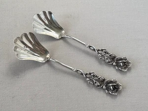 Juego de (2) cucharas de azúcar con mango de flor de rosa; Z757 - Imagen 1 de 5