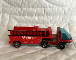 Camión de bomberos Hot Wheels 1969 vintage cabina y remolque rojo The Heavyweights Redline - Imagen 1 de 13