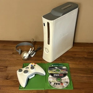 Console XBOX 360 60GB BIANCA Microsoft + CAVI + CONTROLLER + GIOCHI + CUFFIE - Imagen 1 de 16